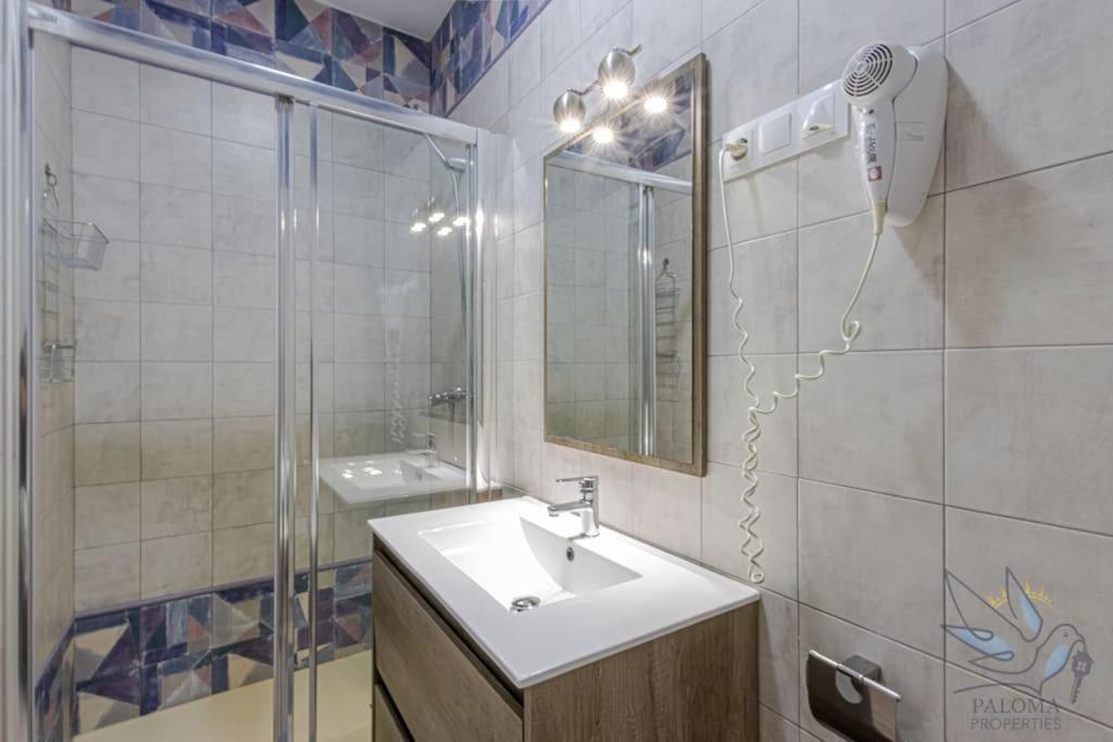 Benalroma Spacious 50 Mt From The Appartement