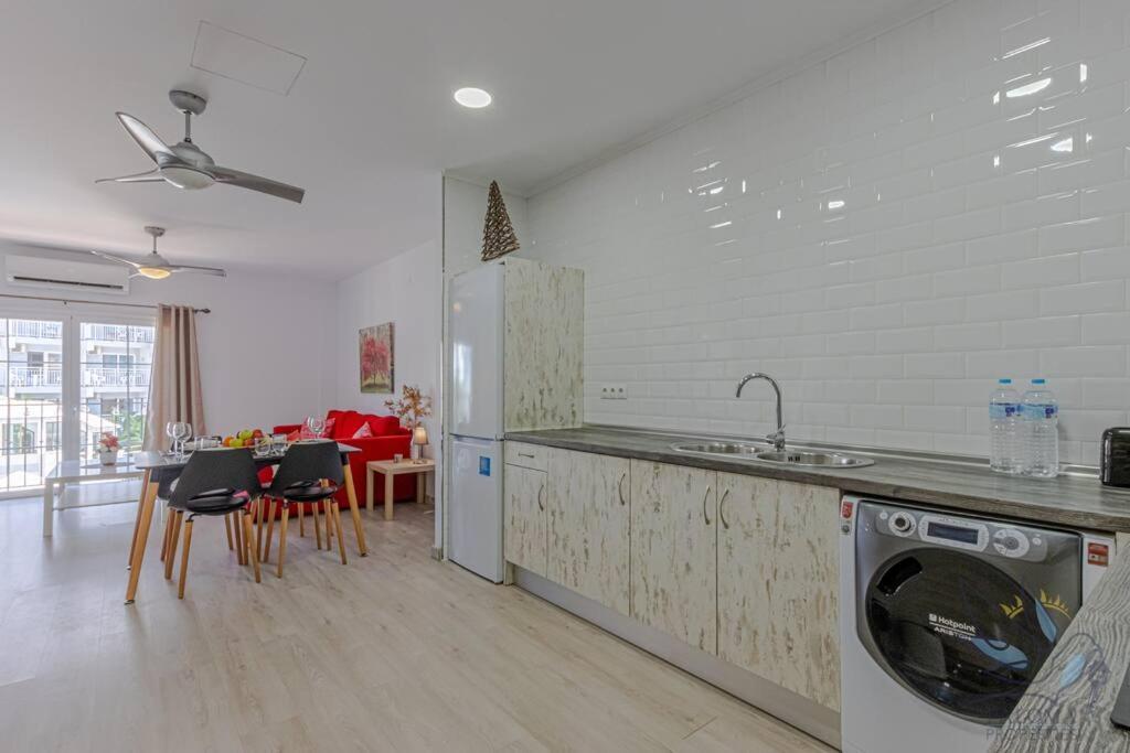 Apartment Benalroma Spacious 50 Mt From The Benalmádena