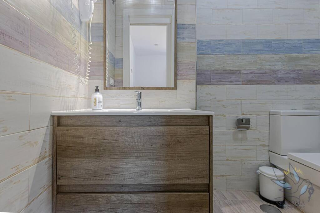 Apartment Benalroma Spacious 50 Mt From The